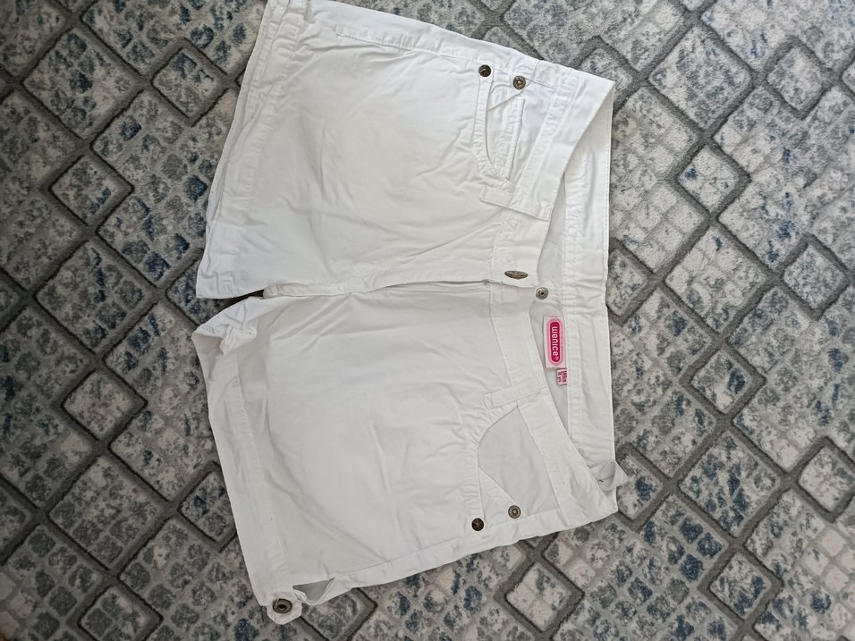 Düğmeli Beyaz  Mini Şort xs 12 yaş uygun - Görsel 2