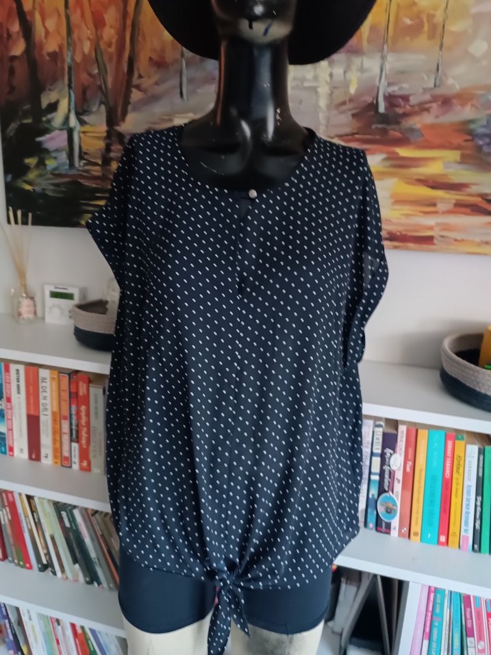 Siyah Puantiyeli V Yaka Kadın Bluz Mudo L beden - Görsel 2