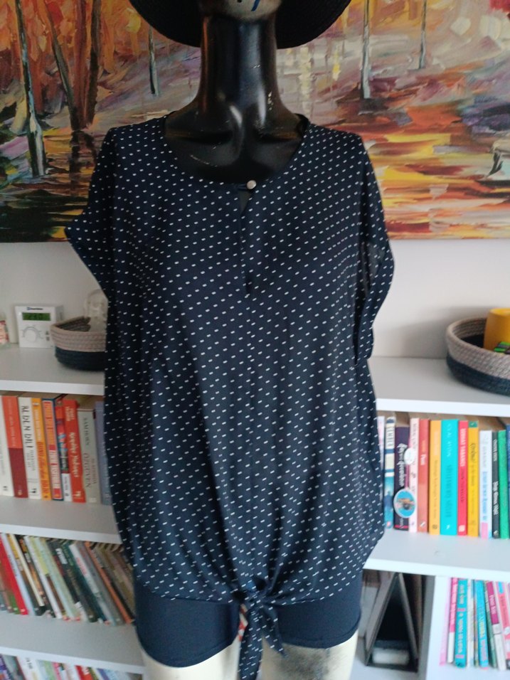 Siyah Puantiyeli V Yaka Kadın Bluz Mudo L beden - Görsel 3