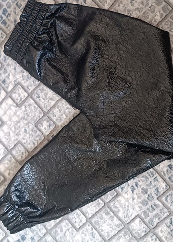 Bershka Siyah Deri Salaş Kadın Pantolon