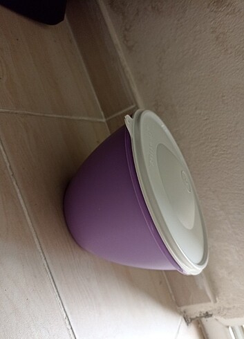 Tupperware 