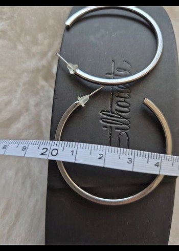 Gri Minimalist Midi Halka Küpe - Görsel 3