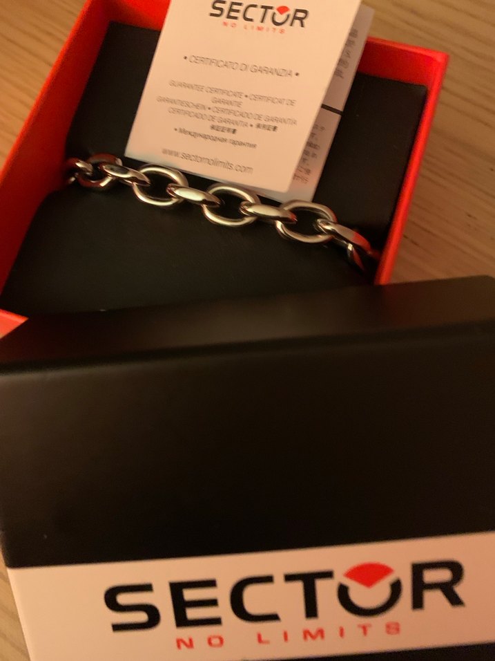 Sector marka Bileklik - Görsel 3