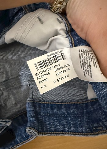 Kadın Mavi Kemerli Mini Kot Şort - Görsel 4