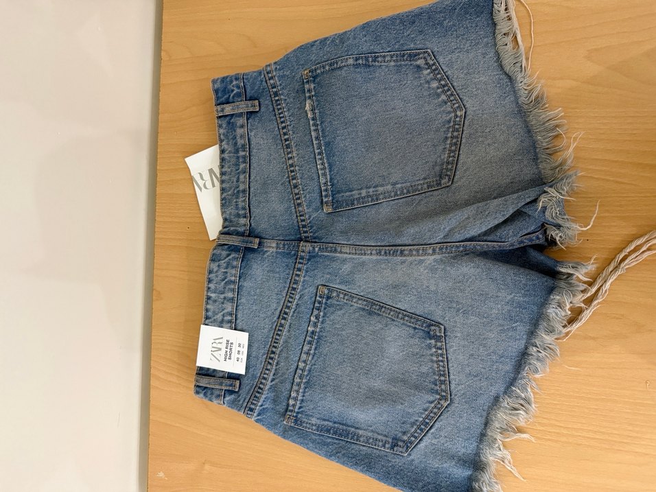 Düğmeli Gri Mini Kot Şort - Görsel 4