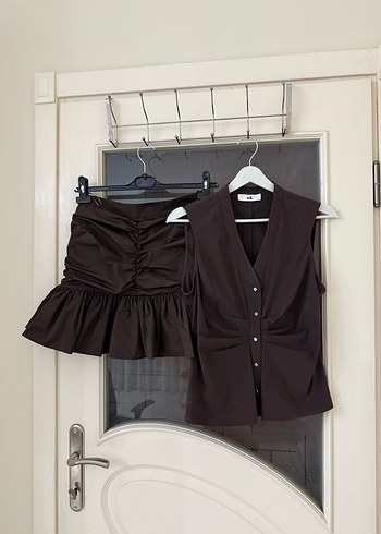 Kahverengi Pliseli Mini Etek gömlek kombini - Görsel 6