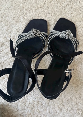 39 Beden siyah Renk Siyah Parlak Tokalı Stiletto Topuklu Abiye Ayakkabı