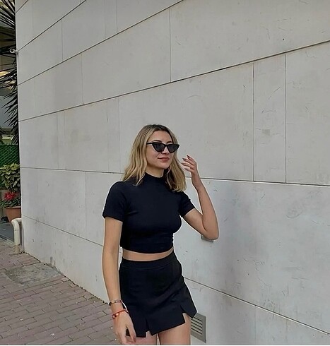 Trendyol & Milla Siyah kumaş şort etek 38 beden