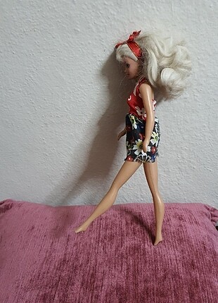 Barbie Sarı Saçlı Elbiseli Barbie Bebek