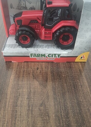 Farm City Kırmızı Traktör