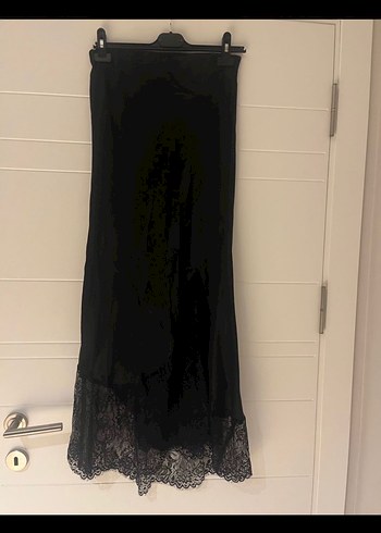 Siyah, Dökümlü, Uzun Gotik Etek - Görsel 2