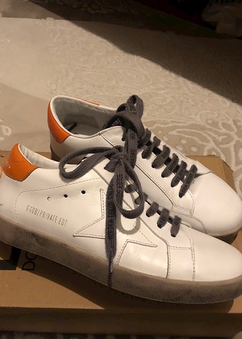 Golden Goose Deluxe 37