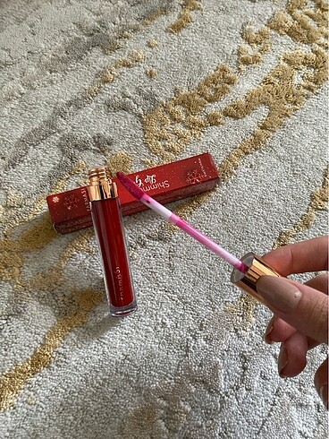 Farmasi lip gloss