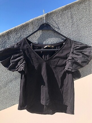 M crop top