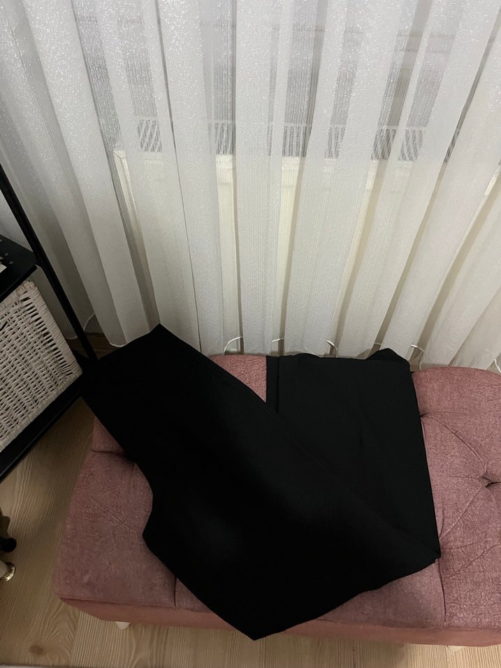 Stradivarius Kemerli Bej Straight Fit Kadın Pantolon - Görsel 4