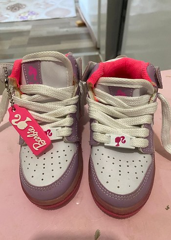 Nike Kız Çocuk Renkli Bağcıklı Spor Ayakkabı