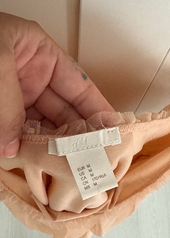 H&M Bej Bohem Straplez Fırfırlı Bluz