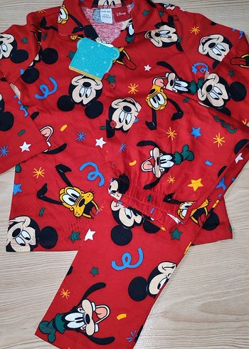 4 Yaş Beden Kırmızı Mickey Mouse Desenli Erkek Pijama Takımı