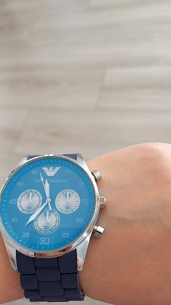 Armani saat