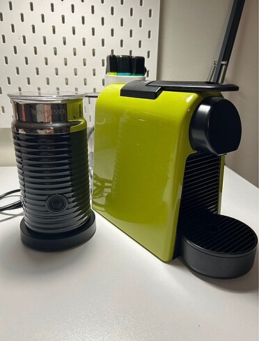 nespresso kahve makinesi ve süt köpürtücüsü