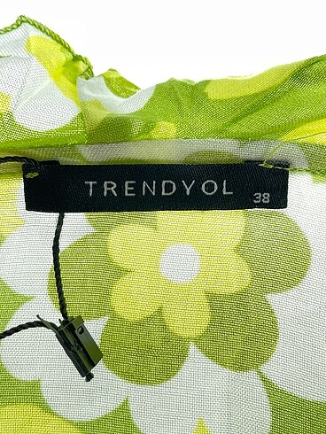 38 Beden yeşil Renk Trendyol & Milla Bluz %70 İndirimli.