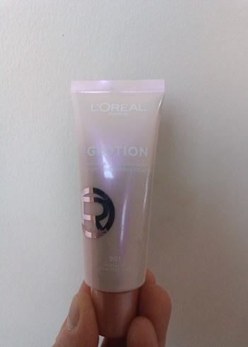 Beden L'Oréal Glotion Kapatıcı ve Aydınlatıcı