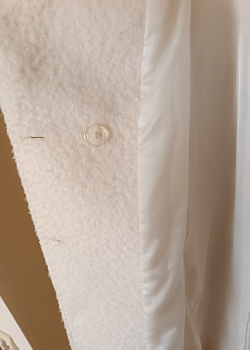 Düğmeli Beyaz Uzun Kışlık Kaban - Görsel 7