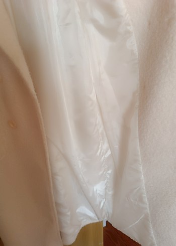 Düğmeli Beyaz Uzun Kışlık Kaban - Görsel 6