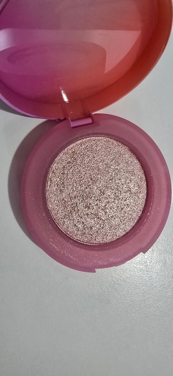 Benefit Glow-la-la Açık Bej Allık - Görsel 2