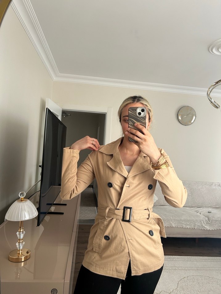 Bej Düğmeli Kadın Trençkot - Görsel 2