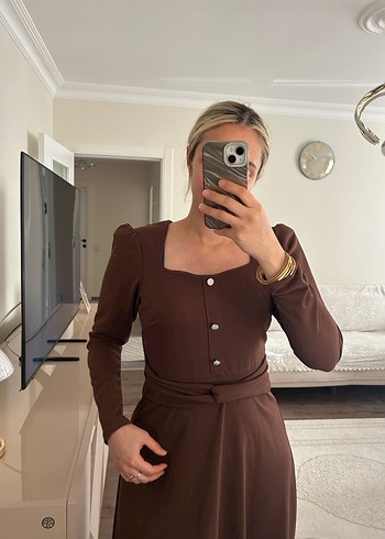 Düğmeli Kahverengi Midi Kadın Elbise - Görsel 2