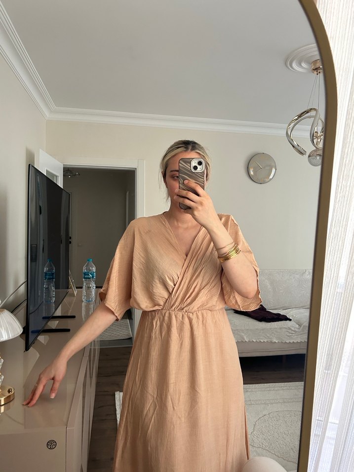 Bej V Yaka Uzun Keten Elbise - Görsel 2