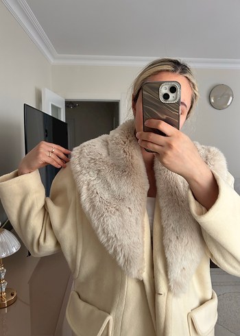 Beyaz Kadın Midi Boy Kürk Detaylı Kaban - Görsel 2