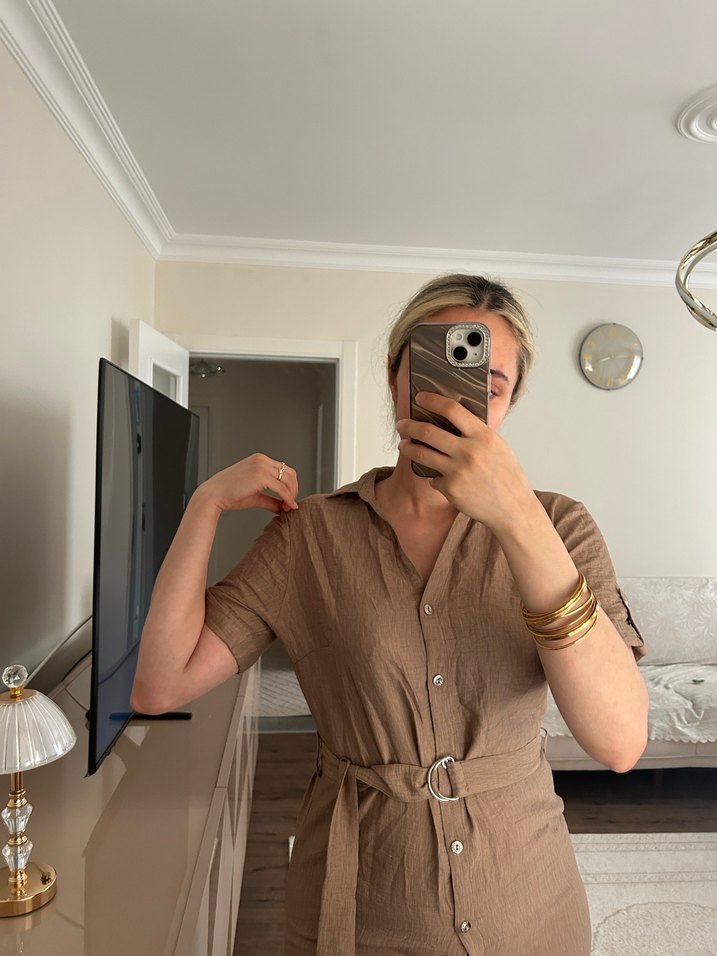 Bej Uzun Elbise V Yaka Kısa Kol - Görsel 2