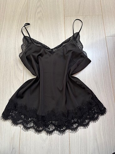 H&M dantelli siyah saten bluz