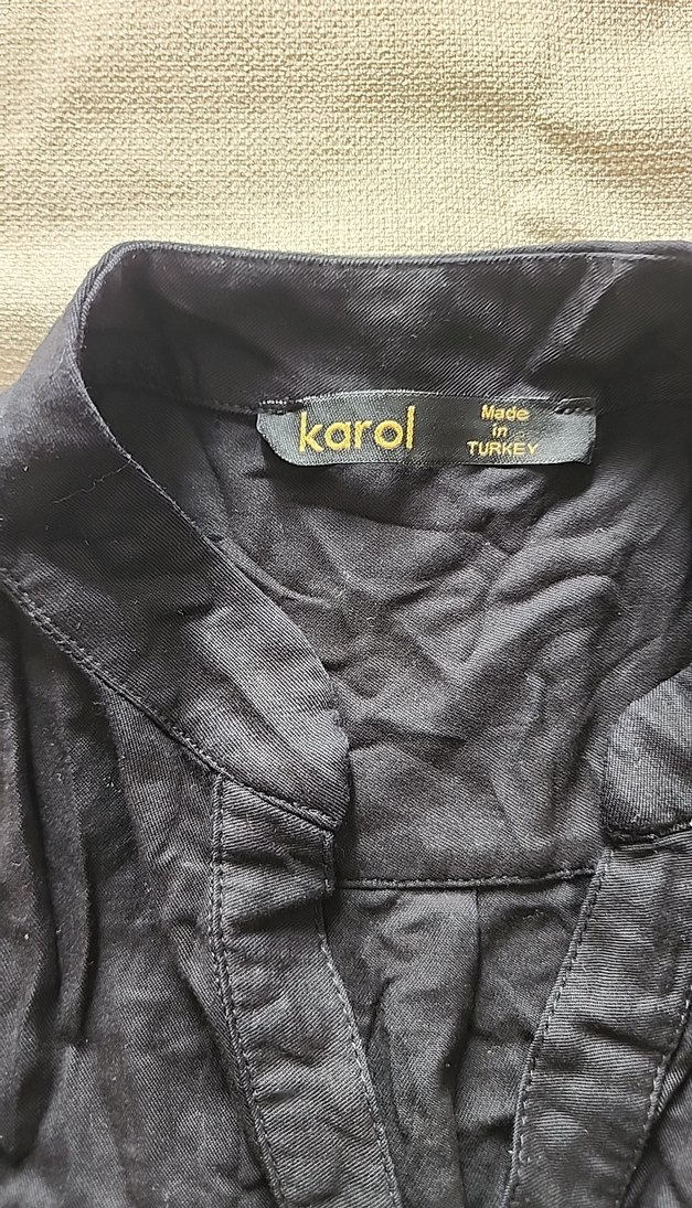 Düğmeli Siyah Kolsuz kadın bluz - Görsel 2