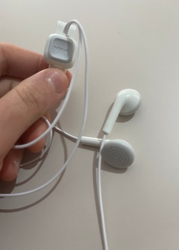 Beyaz Kablolu Kulaklık - Görsel 3