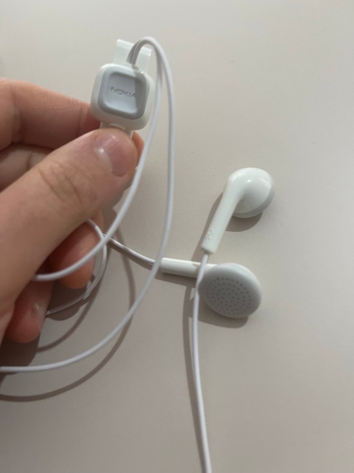 Beyaz Kablolu Kulaklık - Görsel 3