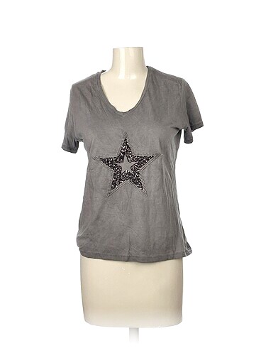 Diğer T-shirt %70 İndirimli.