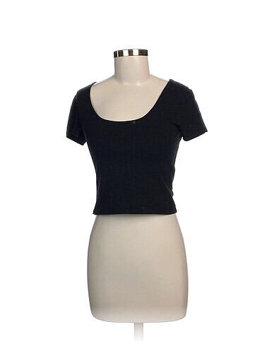 H&M T-shirt %70 İndirimli.