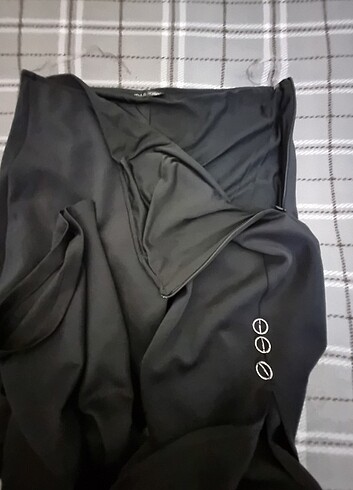 xl Beden siyah Renk Yirtmac detayli kisa pantolon 