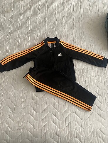 Adidas eşofman takımı 18-24 ay unisex model
