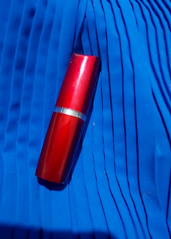 loreal Canli Kırmızı Ruj