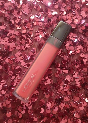 L'Oréal Paris Parlak Pembe L'Oréal Ruj