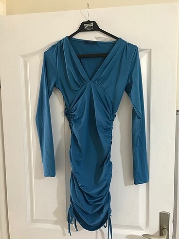 36 Beden mavi Renk Mavi büzgülü kısa elbise