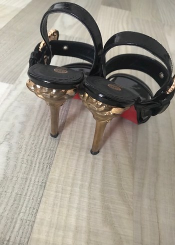 Versace siyah Parlak Stiletto Tokalı Kadın Topuklu - Görsel 3