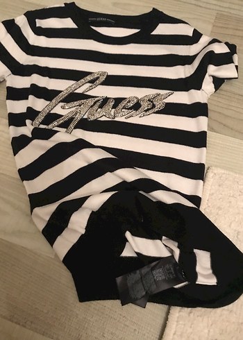 Guess Kadın Siyah Beyaz Çizgili Kısa Kollu Tişört - Görsel 3