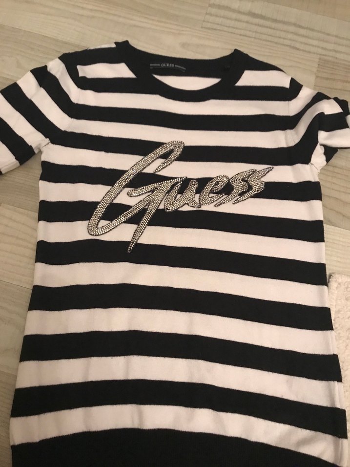 Guess Kadın Siyah Beyaz Çizgili Kısa Kollu Tişört - Görsel 2
