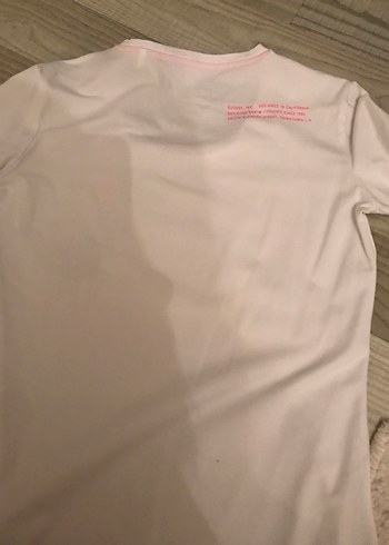 Guess Beyaz V Yaka Kısa Kollu Tişört - Görsel 2