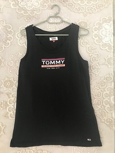 Tommy Hilfiger Hiç kullanılmamıştır